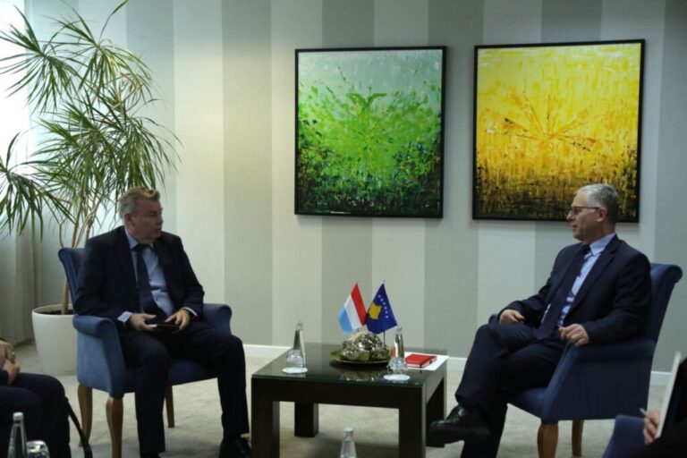 Bislimi e Dietz diskutojnë për marrëveshjen 50 milionë euroshe