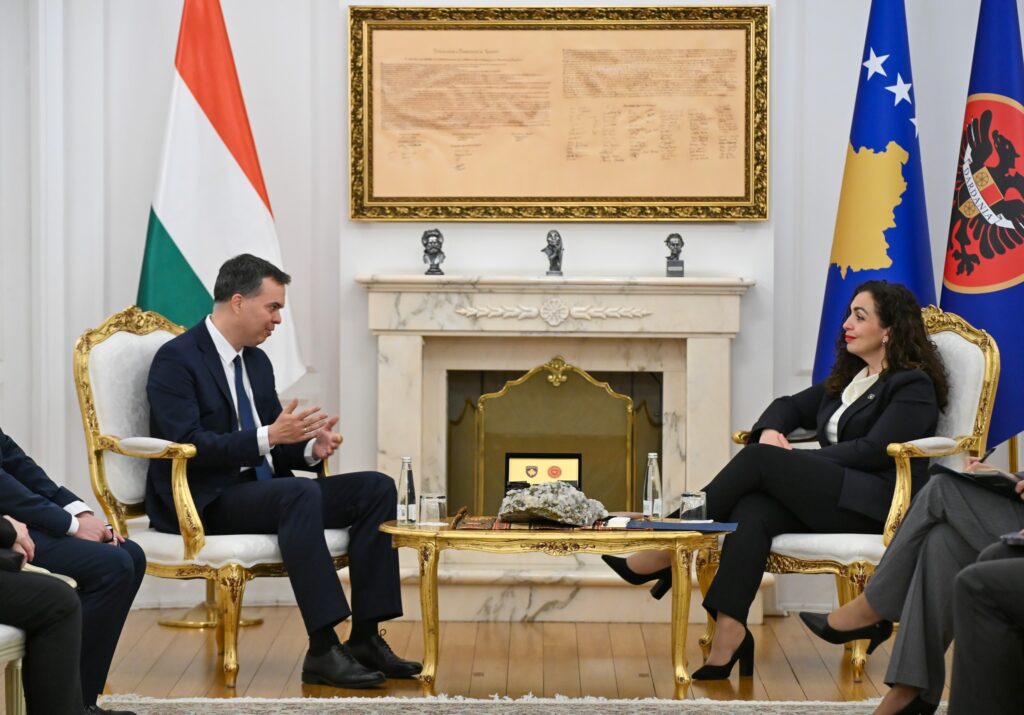 Presidentja Osmani vlerëson lartë marrëdhëniet ndërmjet Kosovës dhe Hungarisë