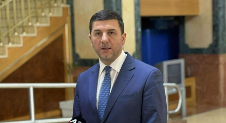 Krasniqi: Situata nuk është e njëjtë pas aktgjykimit, Kurti është i njëjtë