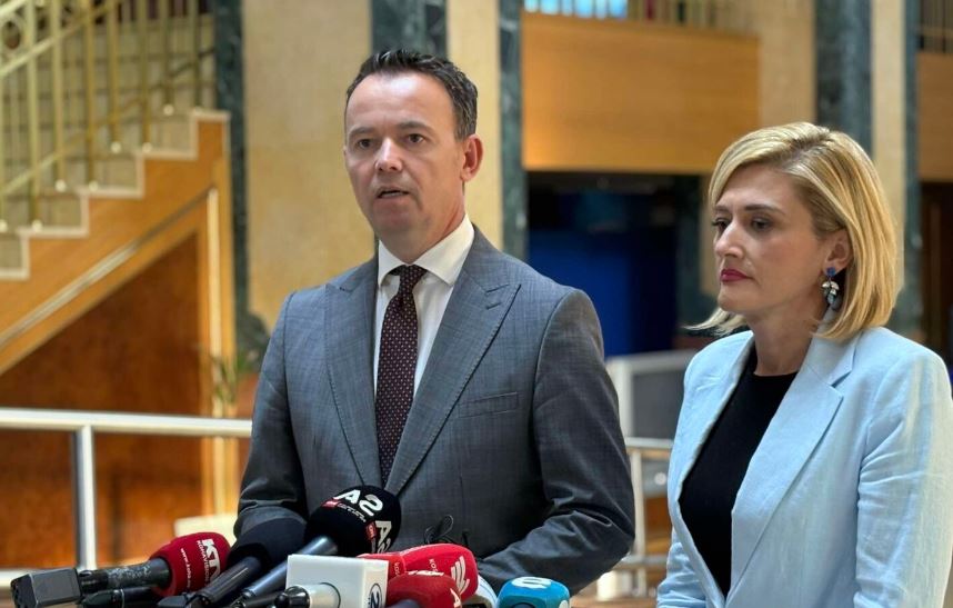 Faton Peci pas takimit: Disa e quajtën farsë ende pa nisur debati