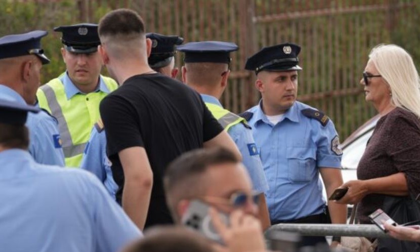 Policia: Manifestimi i “Vidovdan-it” kaloi pa incidente