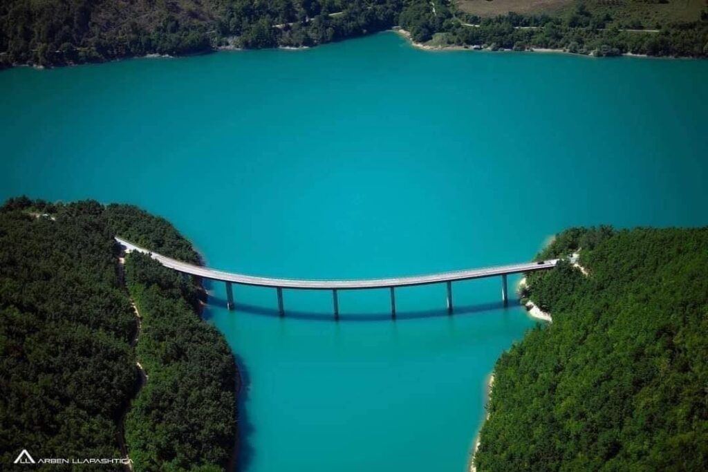 Po vazhdojnë kërkimet për 33-vjeçarin që dyshohet se u mbyt në Liqenin e Ujmanit 