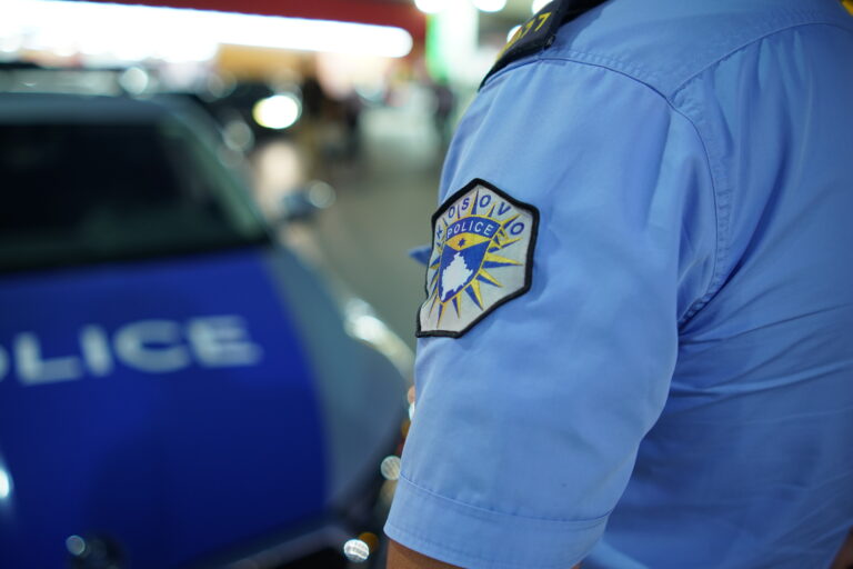 Policia e Kosovës gjatë 24 orëve ka shqiptuar 2397 tiketa trafiku