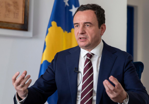 Kurti sot mban konferencë për media