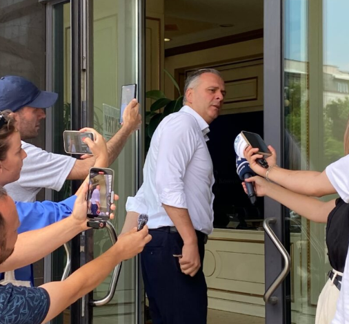 Bajqinofci: ata që marrin pjesë në seancë e nuk votojnë, po e shkelin Kushtetutën