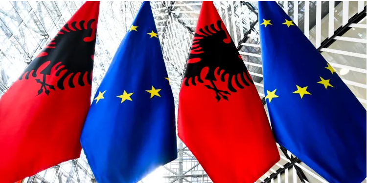 BE jep sinjalin për nisjen e Grup Kapitullit të fundit me Shqipërinë.