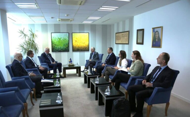 Zëvendëskryeministri Bislimi u takua me anëtarin e Bordit Ekzekutiv të Deutsche Bundesbank, Burkhard Balz