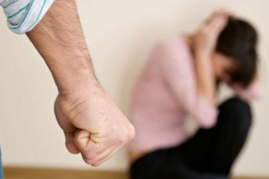 Gruaja nga Malisheva denoncon dhunë nga familjarët, hetimet vazhdojnë