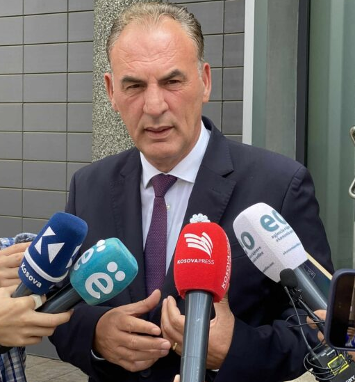  Limaj: Zgjidhja e ngërçit vjen duke e vënë shtetin në qendër