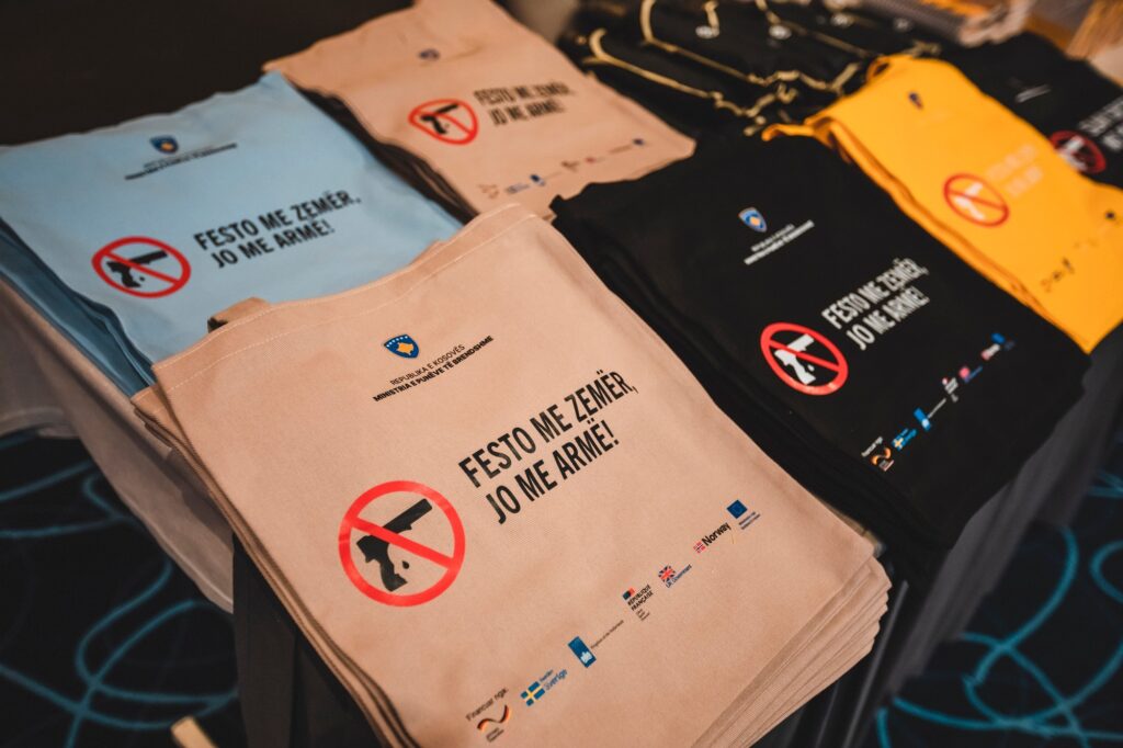 Lansohet fushata “Festo me zemër, jo me armë”