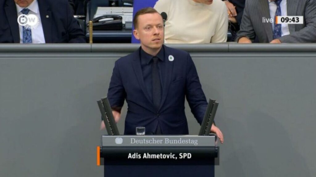 Deputeti gjerman Ahmetoviq: Serbia nuk mund të kërkojë të drejta për serbët në Kosovë, ndërsa i mohon ato për shqiptarët në Preshevë