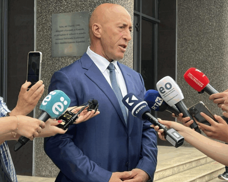 Haradinaj: Qeveria Kurti po e mban Kosovën peng