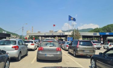 Shqipëria në kulmin e sezonit: Mbi 300 mijë kosovarë kalojnë kufirin për pushime