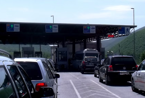 Për të hyrë në Kosovë, maksimumi i pritjes deri në 10 minuta