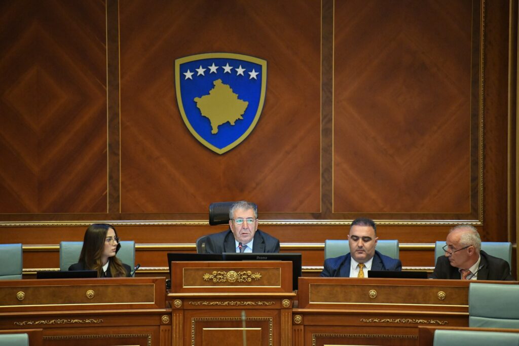 Seanca konstituive vazhdon sot për të 44-ën herë