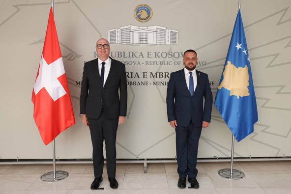 Maqedonci pret homologun zviceran Pfister