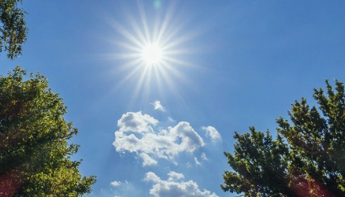 Mot me diell dhe vranësira të shpërndara