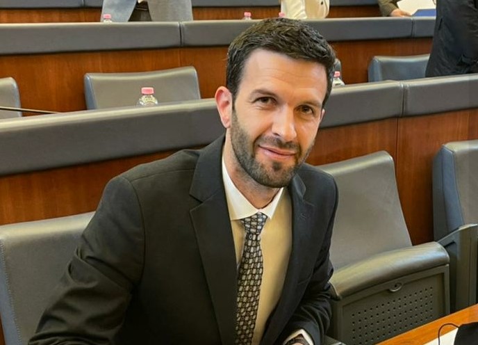 Eman Rrahmani: po të isha ende në VV, nuk do ta votoja Albulena Haxhiun, nuk është personi i duhur për Kuvendin.