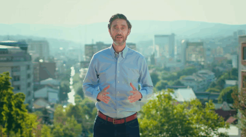 Uran Ismanili zyrtarizon kandidaturën e tij për Prishtinën