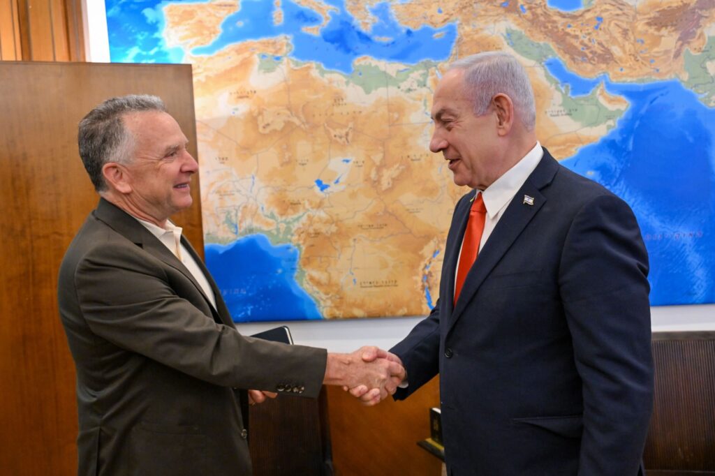 I dërguari i posaçëm i Trump takohet me Netanyahun, përpjekje për armëpushim.