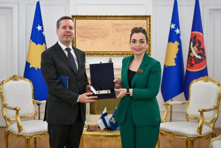 Presidentja Osmani priti në takim lamtumirës Ambasadorin e Finlandës, z. Matti Nissinen