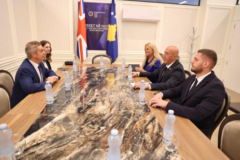 Haradinaj e ambasadori Hargreaves diskutojnë për zhvillimet aktuale politike