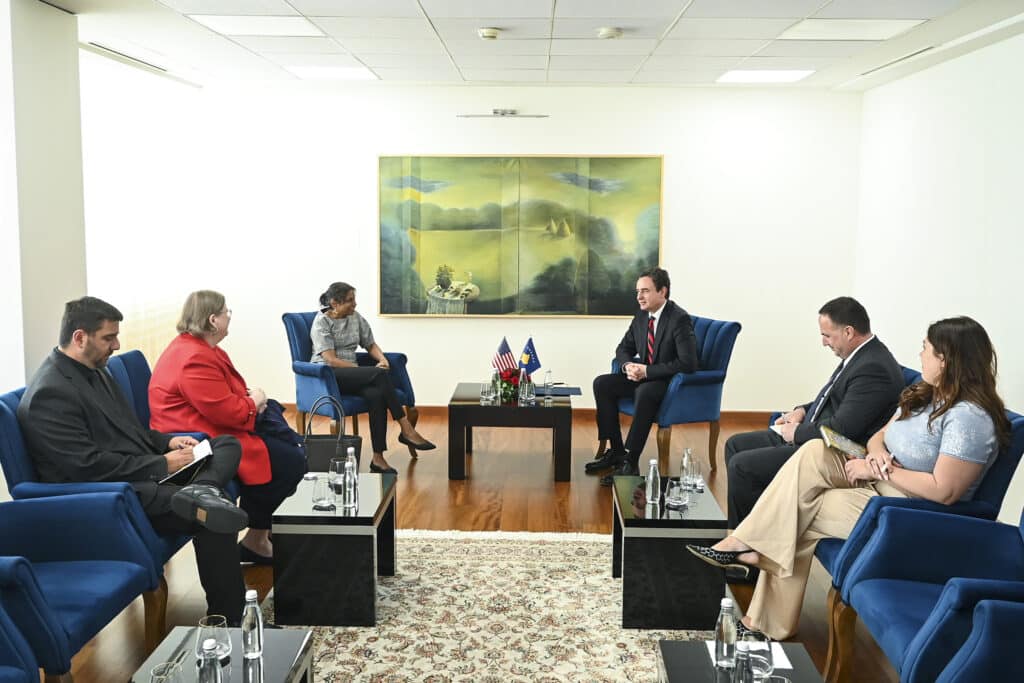 Kryeministri Kurti takoi të Ngarkuarën me Punë në Ambasadën e Shteteve të Bashkuara të Amerikës në Kosovë, Anu Prattipati