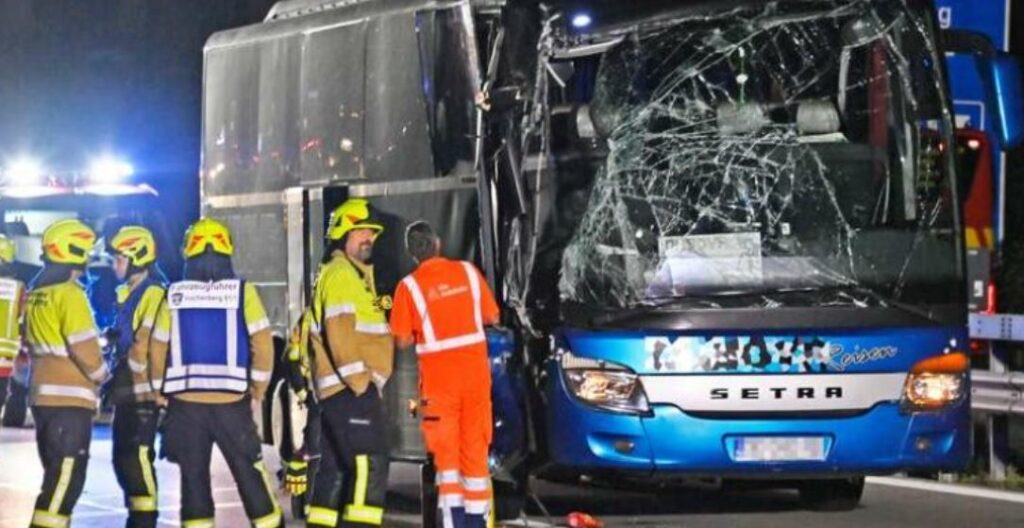 Aksidentohet autobusi në Gjermani