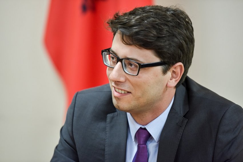 Murati: Vendimet e Kushtetueses nuk bazohen në Kushtetutë, por në atë se cilës parti është në pyetje.