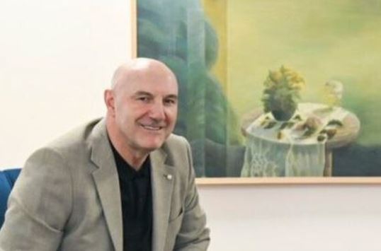 AAK përjashton nga grupi parlamentar Adem Hoxhën