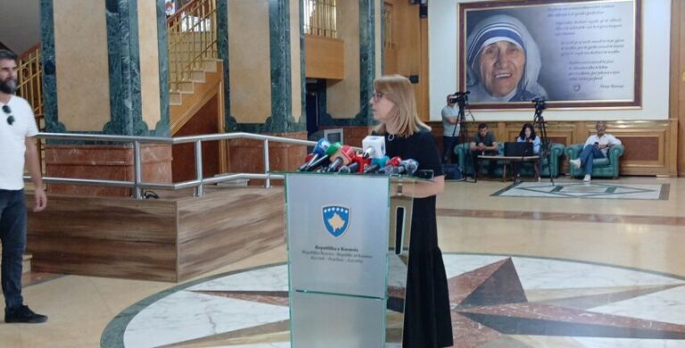 Bajrami: Kurti nuk i ka numrat për Qeveri, vazhdon bllokadën politike