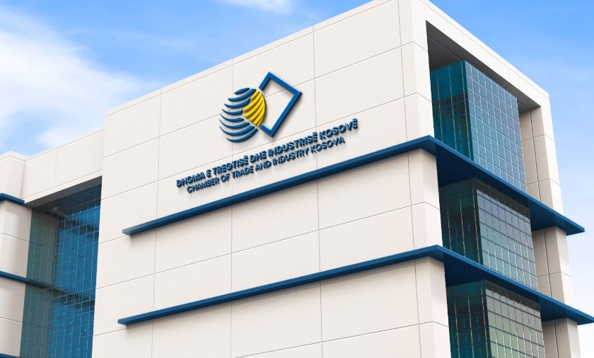 Dhoma e Tregtisë: Vendimi i ZRRE-së po rrezikon 22 mijë vende pune