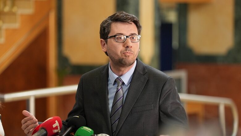 Jemi të gatshëm ta zgjedhim Qeverinë edhe pa nënkryetarin serb – thotë Murati pas seancës