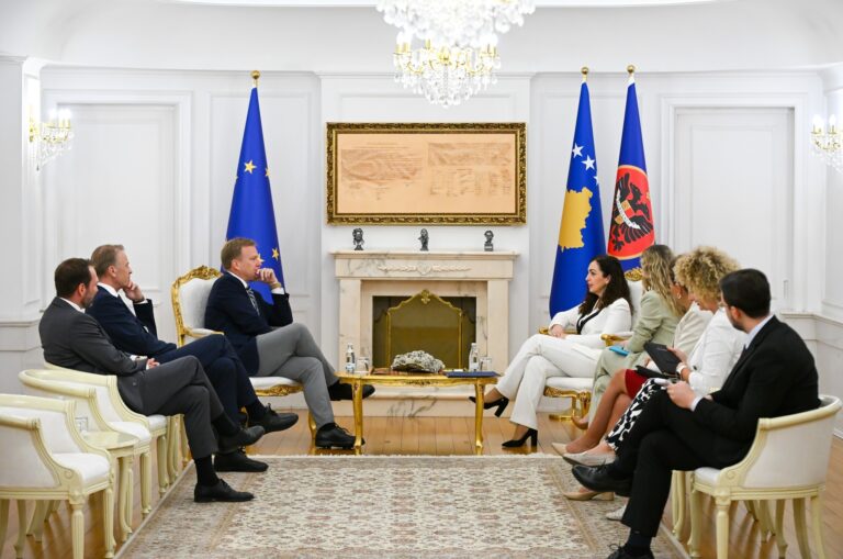 Presidentja Osmani priti në takim Përfaqësuesin e Posaçëm të BE-së, Peter Sørensen