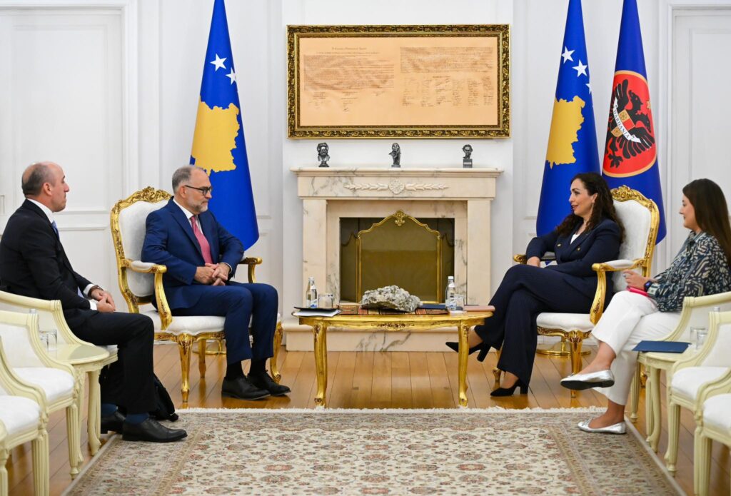 Presidentja Osmani priti në takim Koordinatorin e ri të Kombeve të Bashkuara për Zhvillim në Kosovë, z. Stephen O’Malley