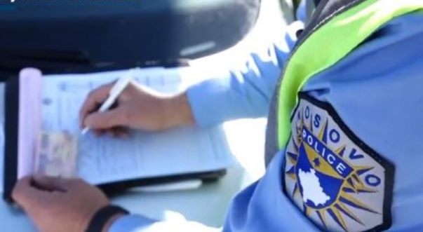 Policia shqiptoi 1756 tiketa trafiku në 24 orët e fundit