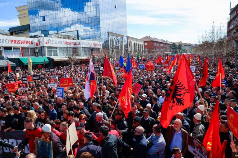 Gucati: 106 autobusë do të vijnë në Prishtinë për protestën e nesërme