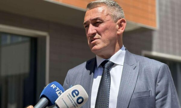 Rashiq: Nuk e kam shkelur Kushtetutën, prapë do të kandidojë për nënkryetar
