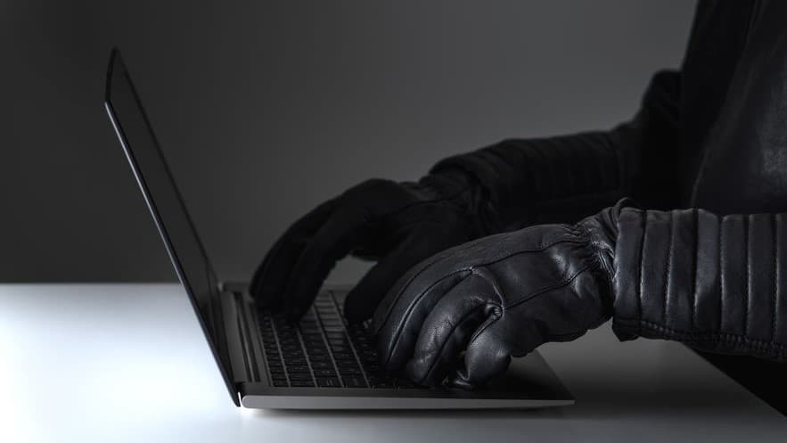 AIP paralajmëron qytetarët për mashtrimet online