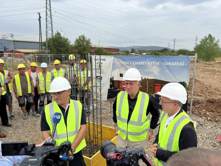 Vendoset gurthemeli i Qendrës së Zjarrfikësve në Suharekë