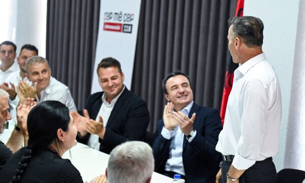 Kurti në Veri zyrtarizon 3 kandidatët për kryetar.