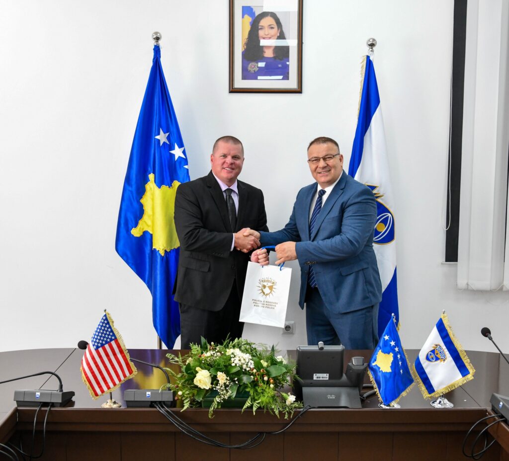 Drejtori Hoxha priti përfaqësues nga IOWA