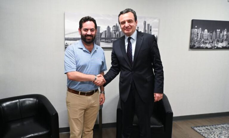 Kurti takohet me kongresistin amerikan nga Partia Republikane