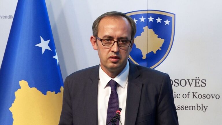 Hoti: Kosova nuk e meriton këtë lidership
