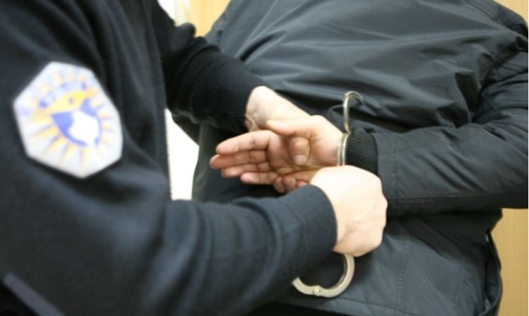 Dy të arrestuar për vdekjen e punëtorit në Suharekë