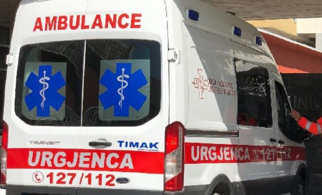 Kaluan kufirin ilegalisht me autoambulancë