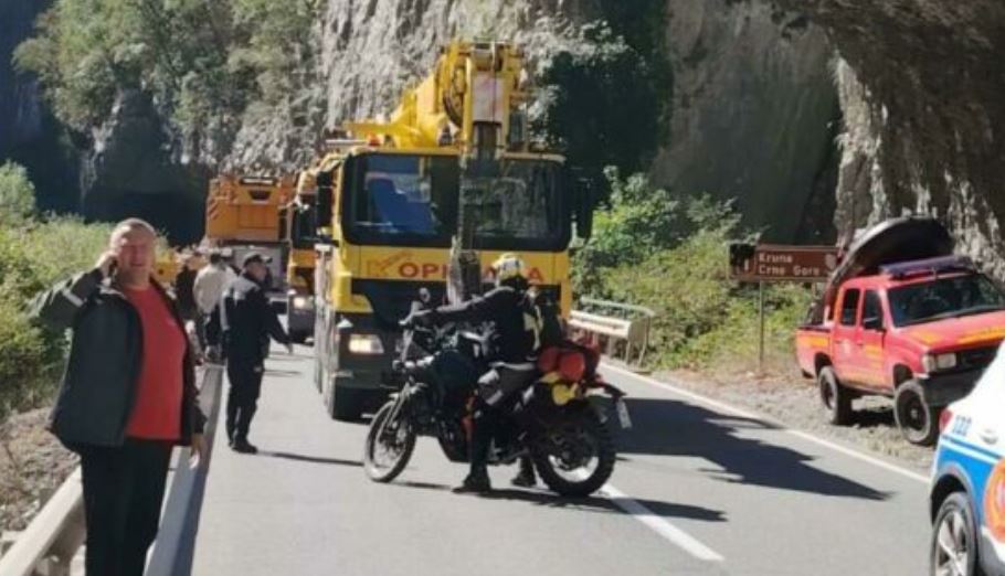 E rëndë: 57-vjeçari nga Kosova humb jetën pas rënies me kamion në lumin Moraça në Mal të Zi