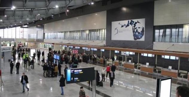 Dogana kap 33 iPhone të modelit më të ri të kontrabanduara në Aeroportin e Prishtinës