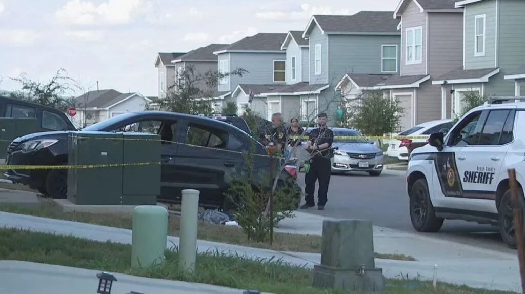 Dy fëmijë të vegjël vdesin në Teksas – pasi ‘nëna e tyre i la në një makinë të nxehtë dhe bëri një sy gjumë’