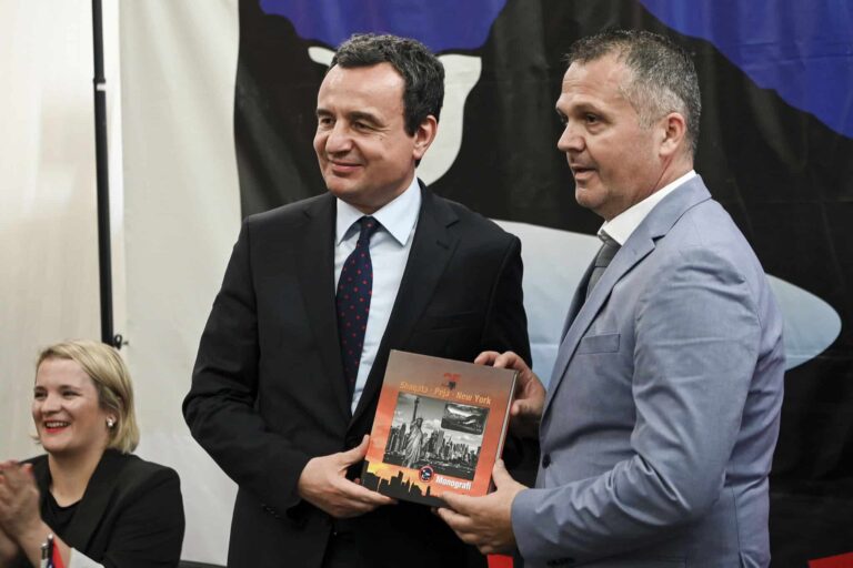 Kryeministri Kurti u mirëprit nga Shoqata “Peja” në New York